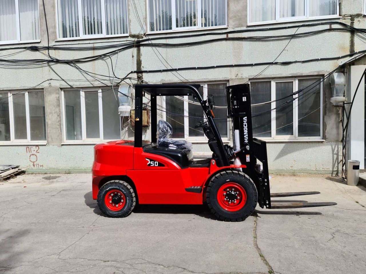 Погрузчик / stivuitor 5t foto 2
