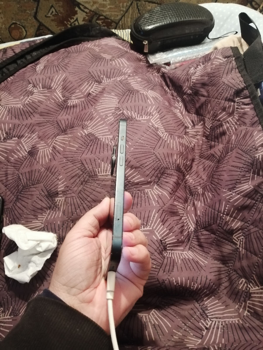 Срочно iPhone 13 Заблокированный. Новый аккумулятор. 128г. Оригинальный экран. фото 5