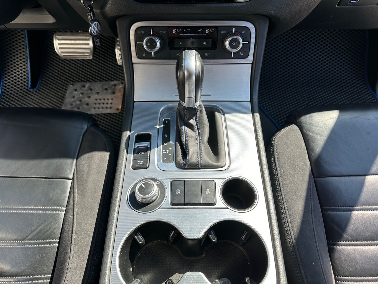 Volkswagen Touareg foto 14