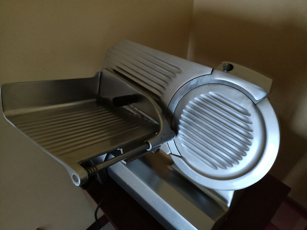 Слайзер для нарезки мяса сыра колбасы производство Италия