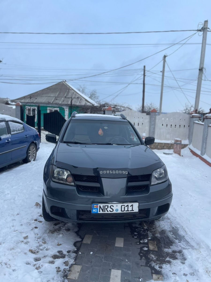 Mitsubishi Outlander 2003 г. с пробегом 1111 км, Газ / Бензин (пропан), 3800 €