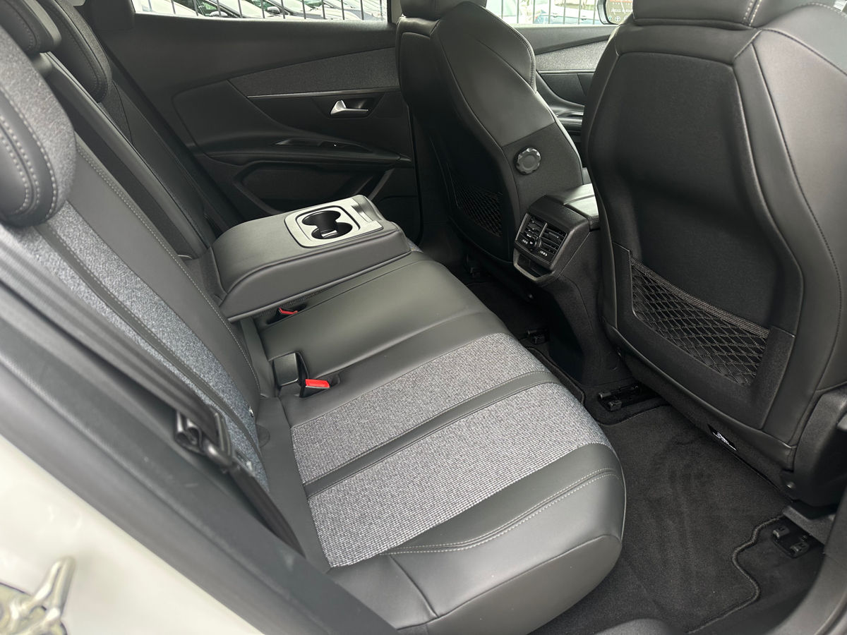 Peugeot 3008 2020 photo 11