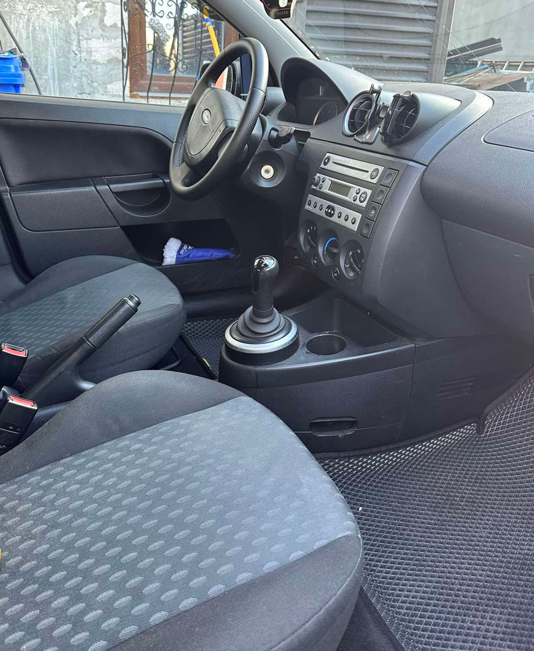 Ford Fiesta фото 5