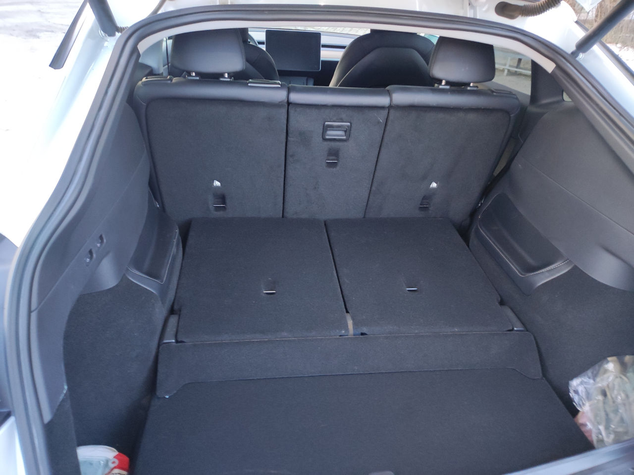 Tesla Model Y foto 7