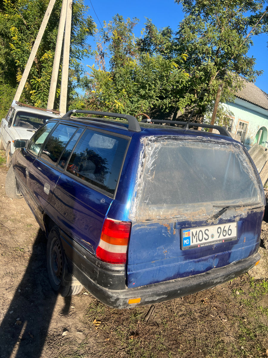 Opel Astra foto 1