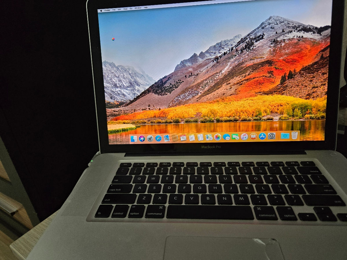 2 bucate Macbook pro 15 mid 2010 a1286, 4g Ram 500hd