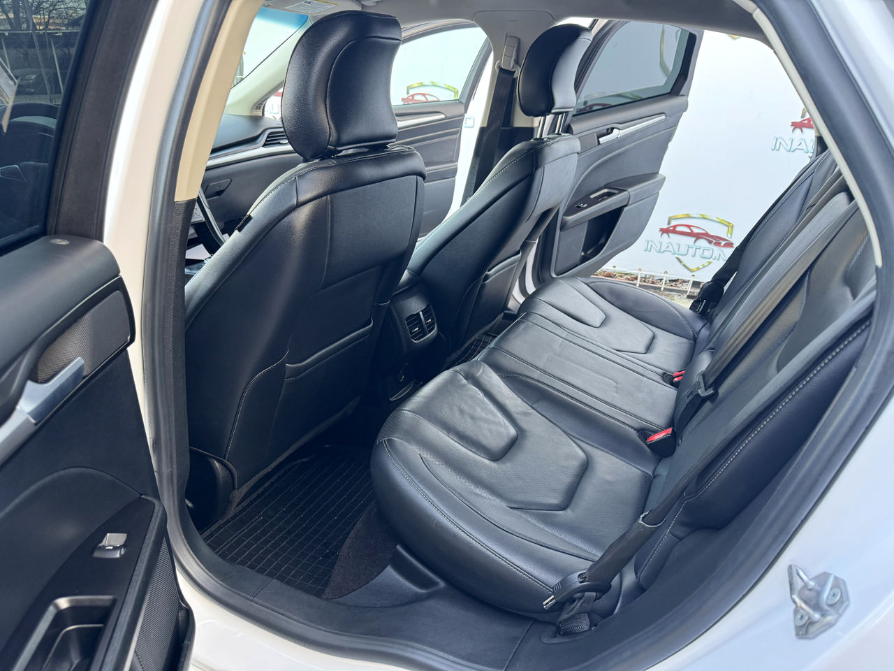 Ford Fusion фото 16
