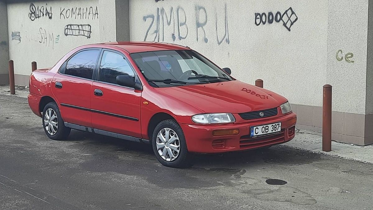 Mazda 323 foto 7