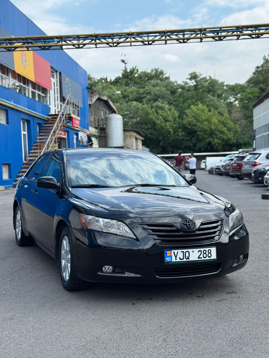 Toyota Camry фото 4