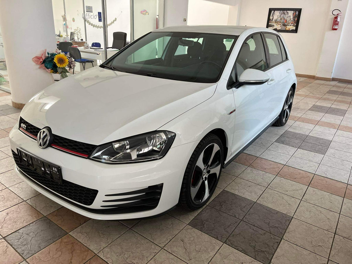 Volkswagen Golf foto 0