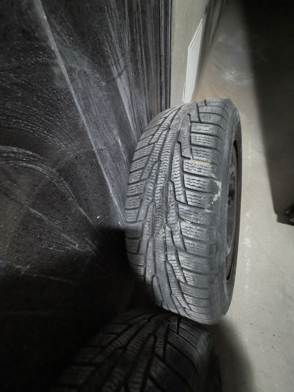 Jante metal R15 + cauciucuri iarna Nokian Hakkapeliitta R 195/65