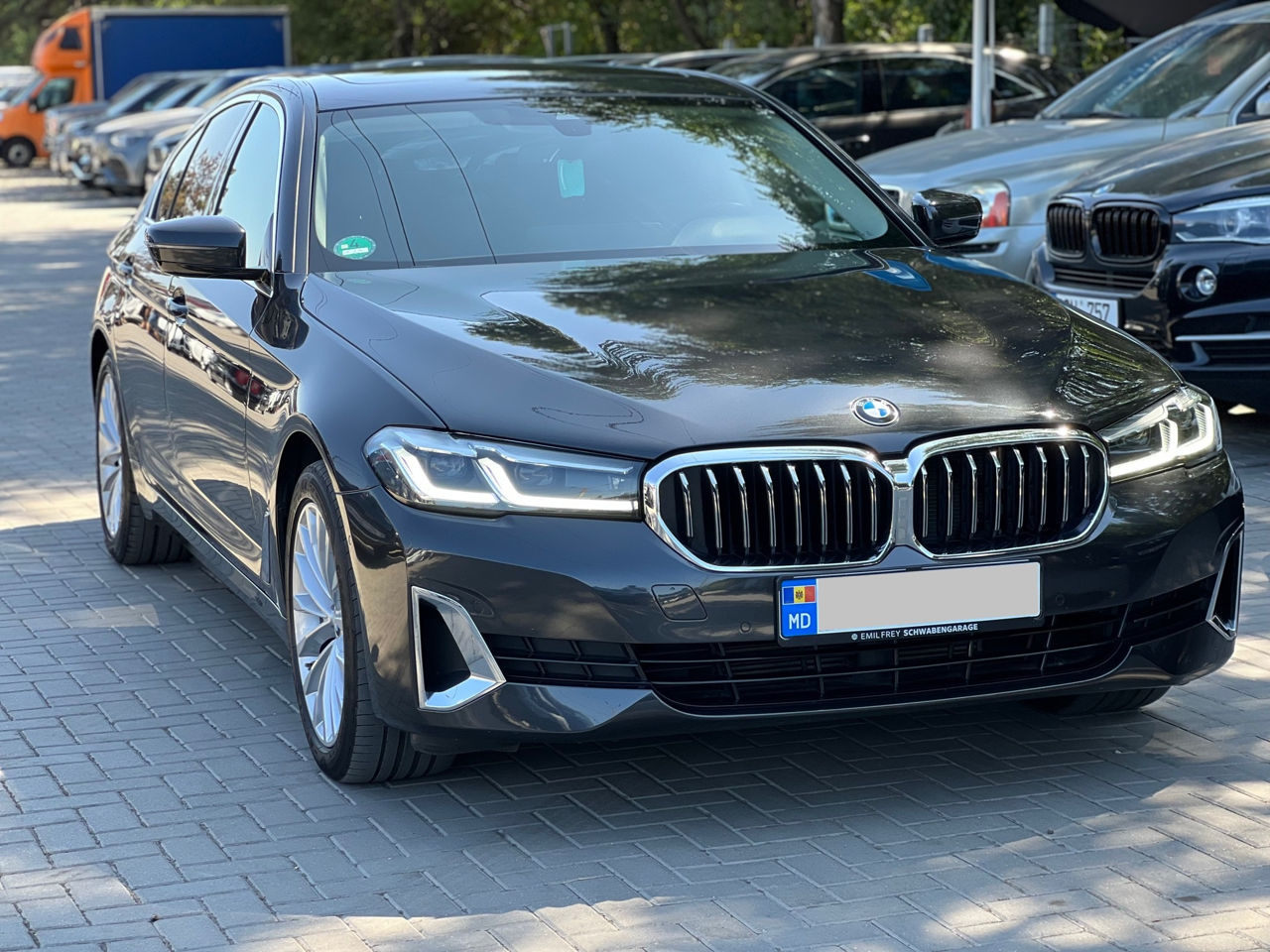 BMW 5 Series foto 3