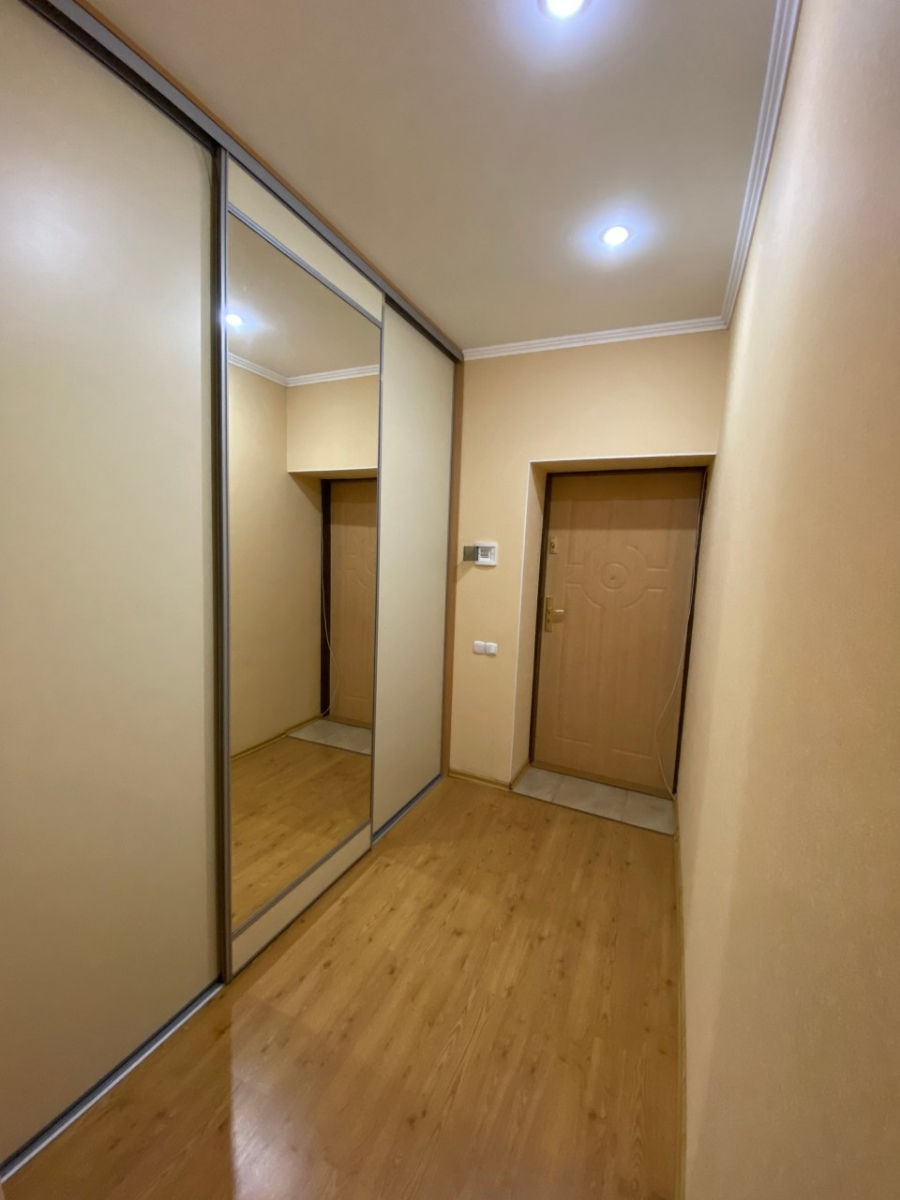 Apartament cu 3 camere, 70 m², Centru, Bălți foto 3