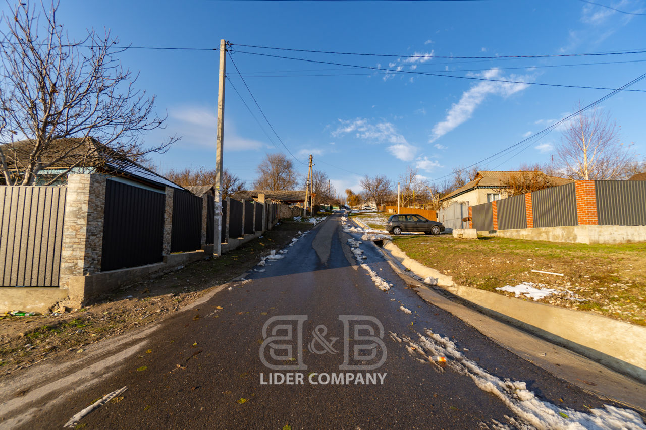 Casa/ teren pentru construtie/ prima linie 29 ari r. Criuleni, s. Coșernita foto 7