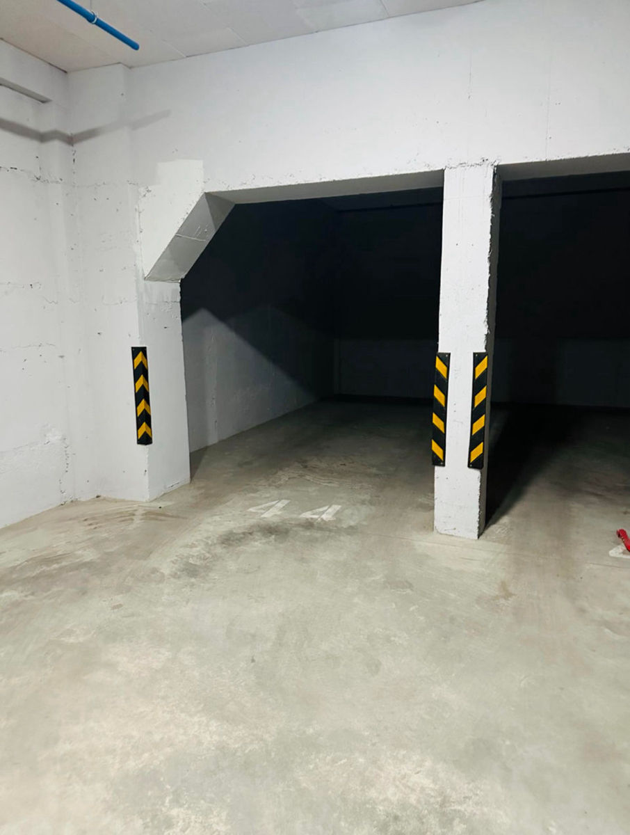 Închiriez Loc de Parcare фото 1