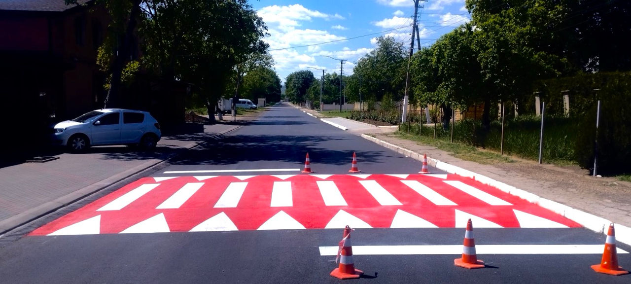 Servicii profesionale de marcaj rutier foto 0