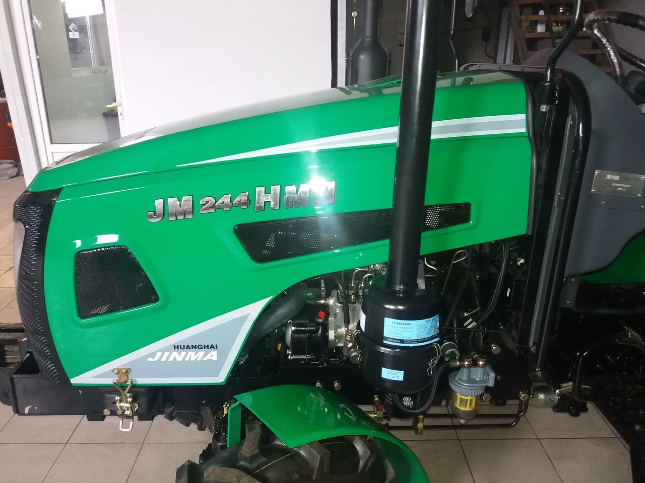 Nou tractoare agricole de model jinma 244 foto 1