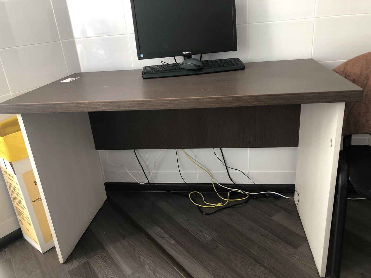 Офисный стол со шкафом