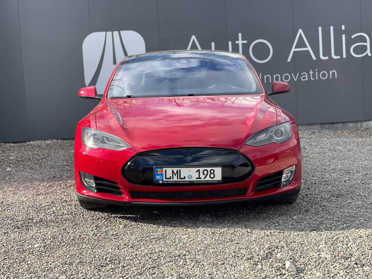 Tesla Model S foto 1