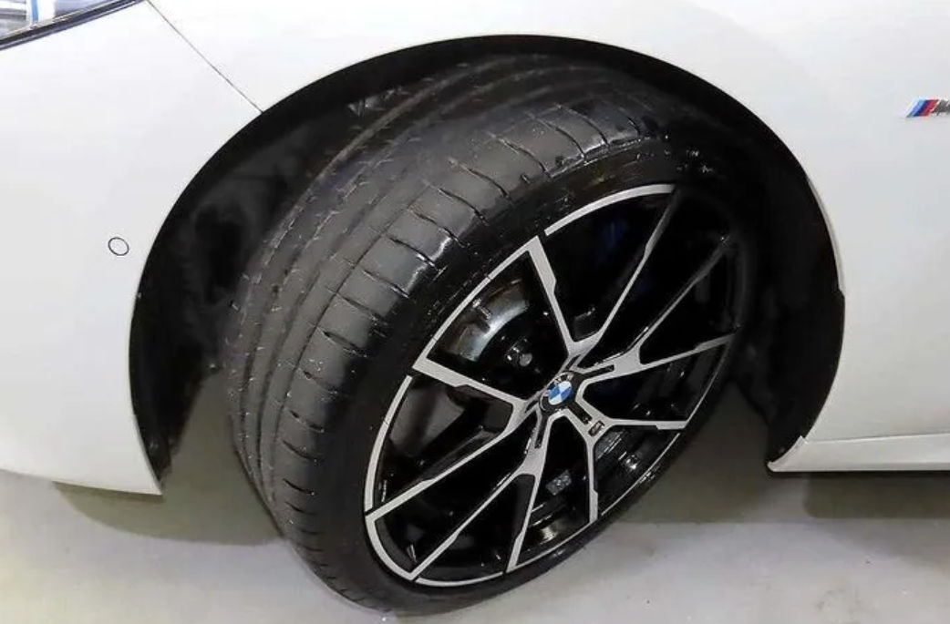 BMW 8 Series foto 13