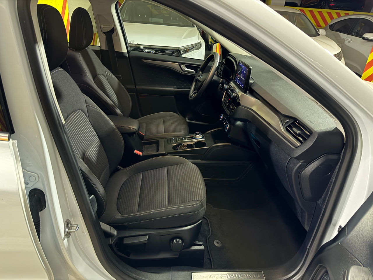 Ford Kuga foto 13