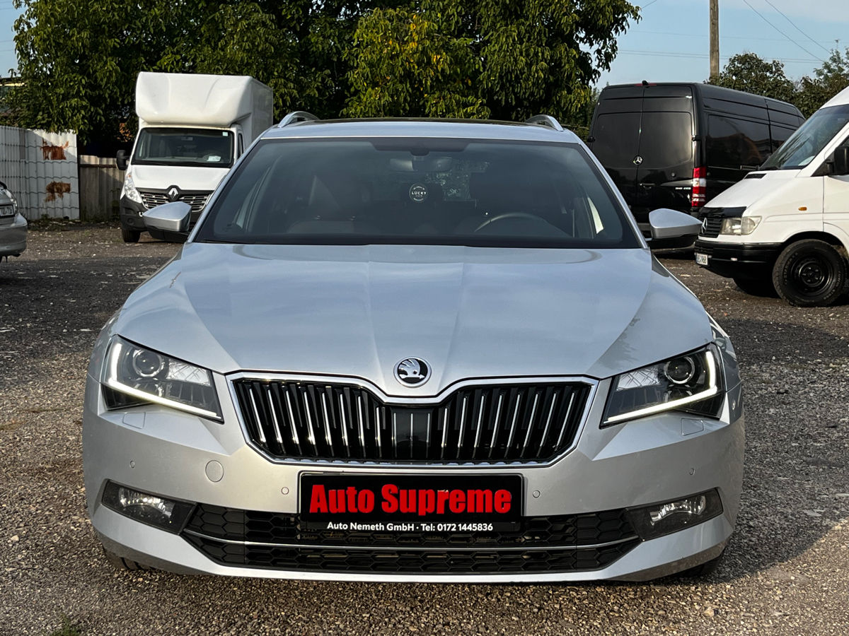 Skoda Superb foto 1