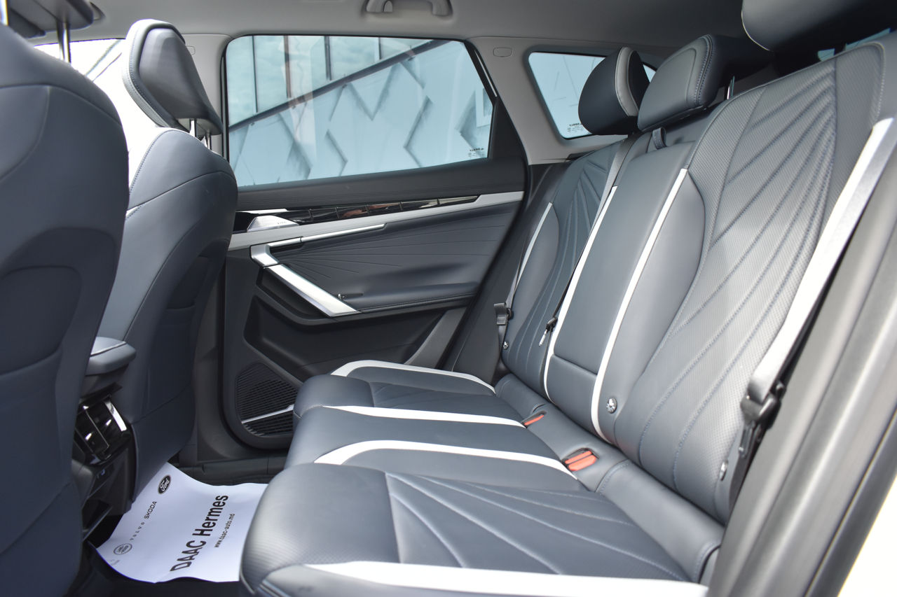 Geely Atlas фото 9