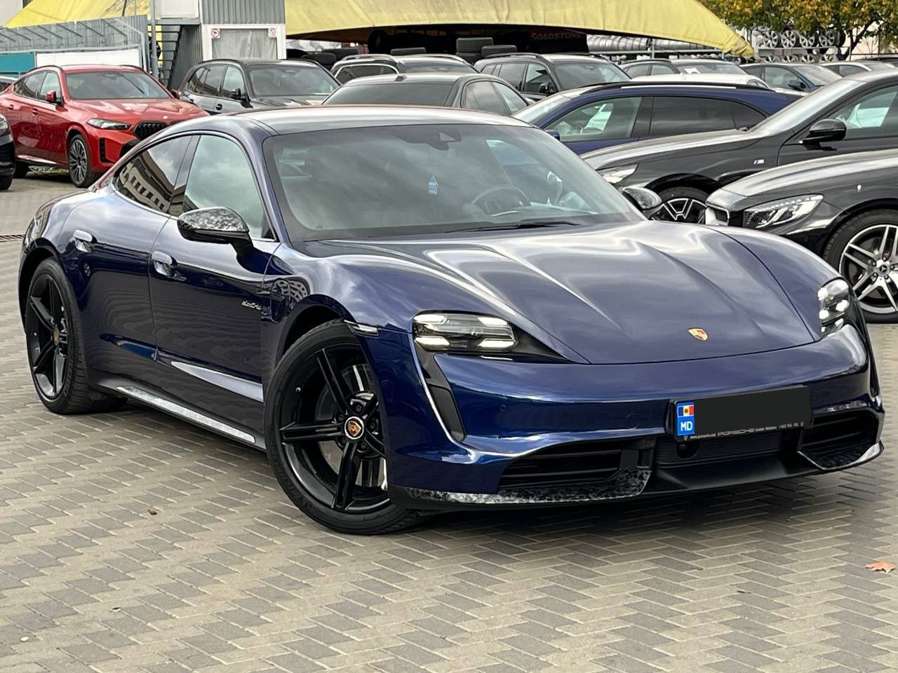 Porsche Taycan foto 3