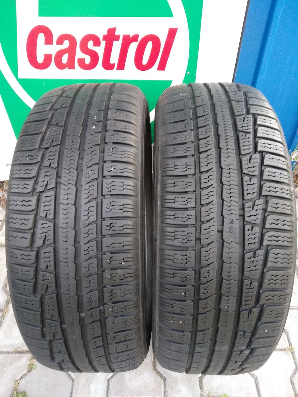 R16 205/55 Nokian 2шт зима
