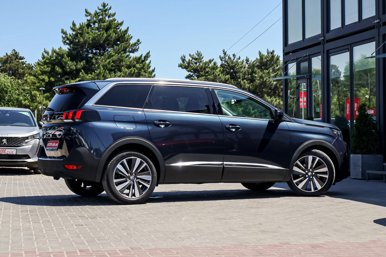 Peugeot 5008 фото 1