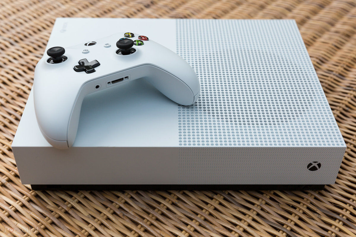 Xbox One S (1 TB)