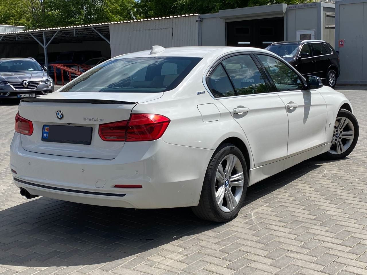 BMW 3 Series foto 2