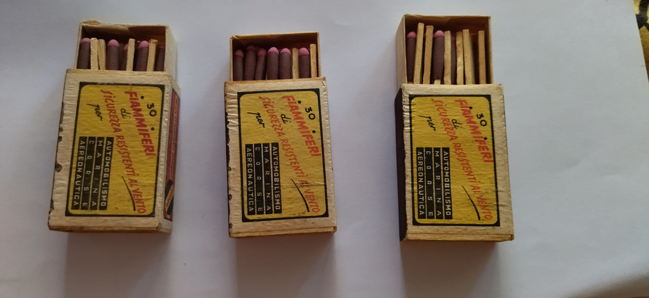 Chibrite de anticariat si de raritate(colecție)