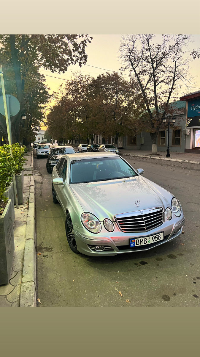 Mercedes E-Class foto 0