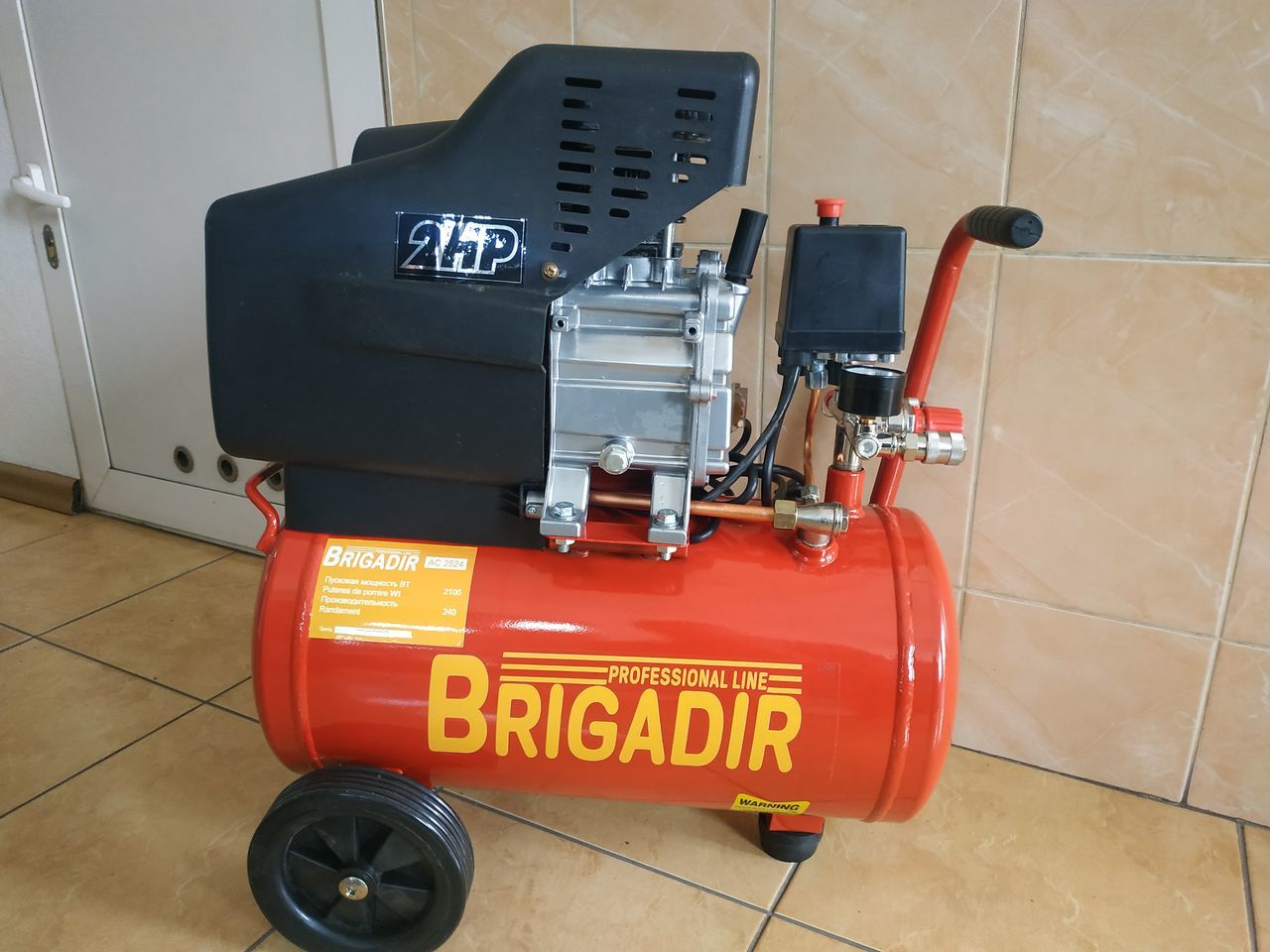 Compresor Brigadir 25-24 -T3 - 3 rate la 0%-credit-livrare-agroteh foto 1