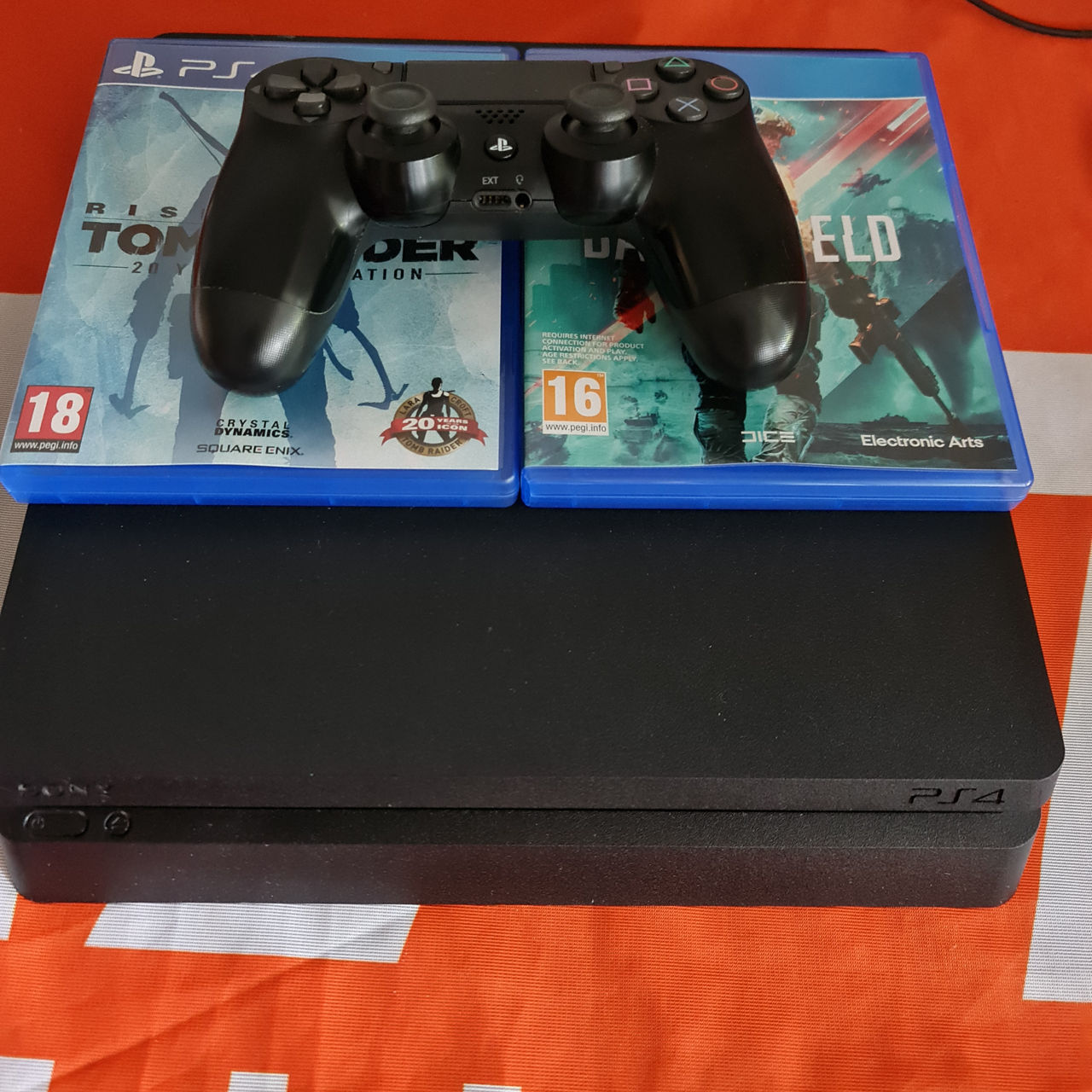 PlayStation 4 slim на 1 TB памяти.