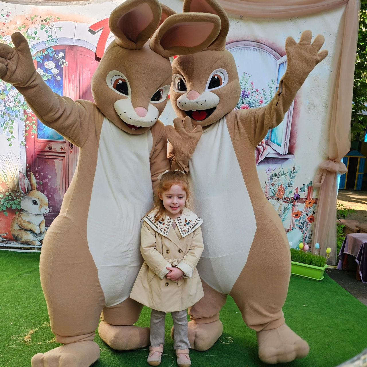 Chirie Mascote VIP pentru maturi foto 3