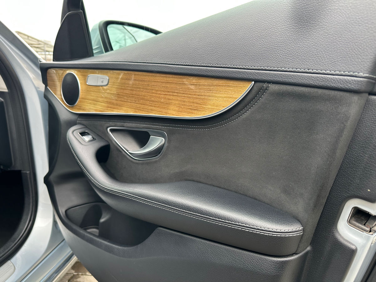 Mercedes C-Class фото 15