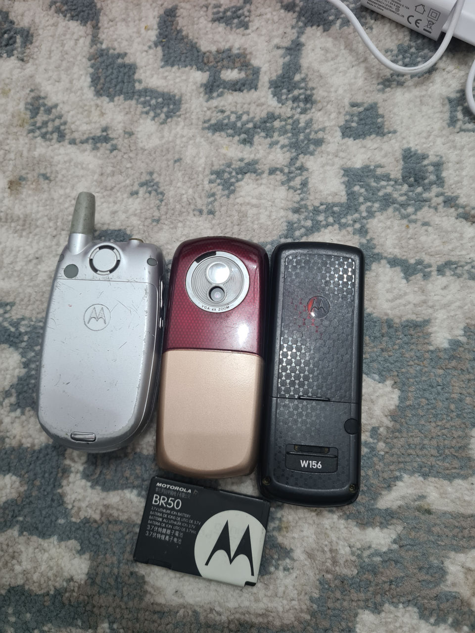3 telefoane motorola. 200 lei pentru toate 3. фото 1