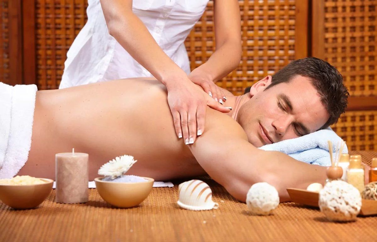 Va invit la masaj relaxant professional!(Fara intim) foto 1