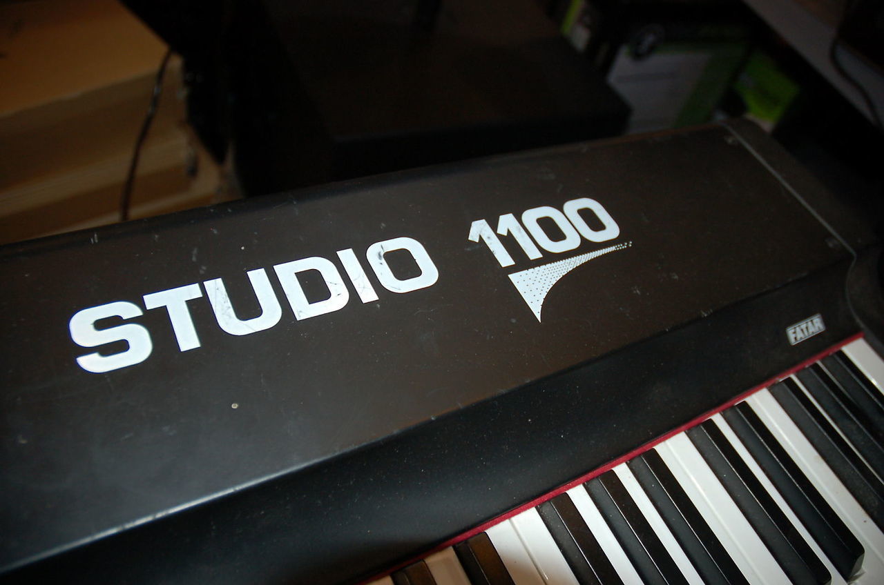 Fatar studio logic 1100-master keyboard, рояльные клавиши. Roland RA800 ...