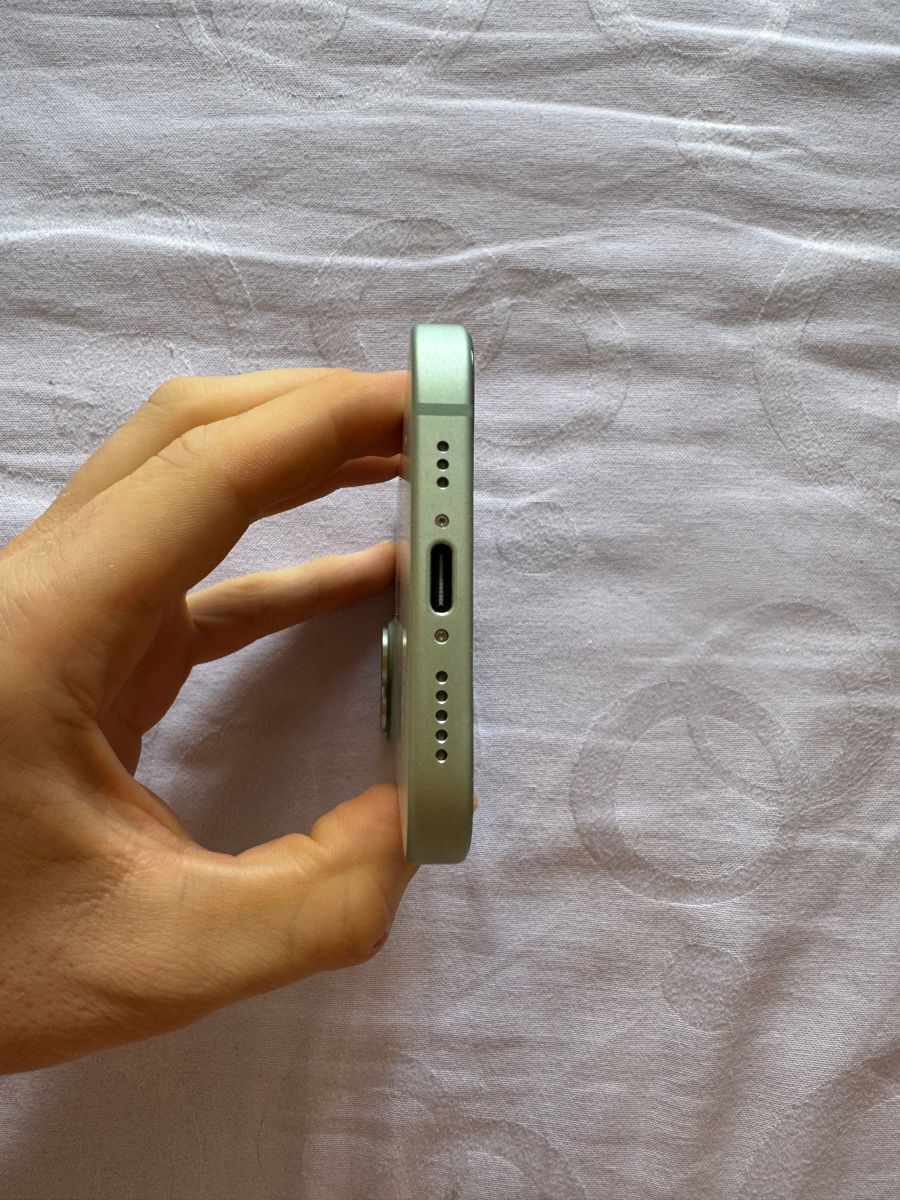 IPhone 15 Green 256GB foto 4
