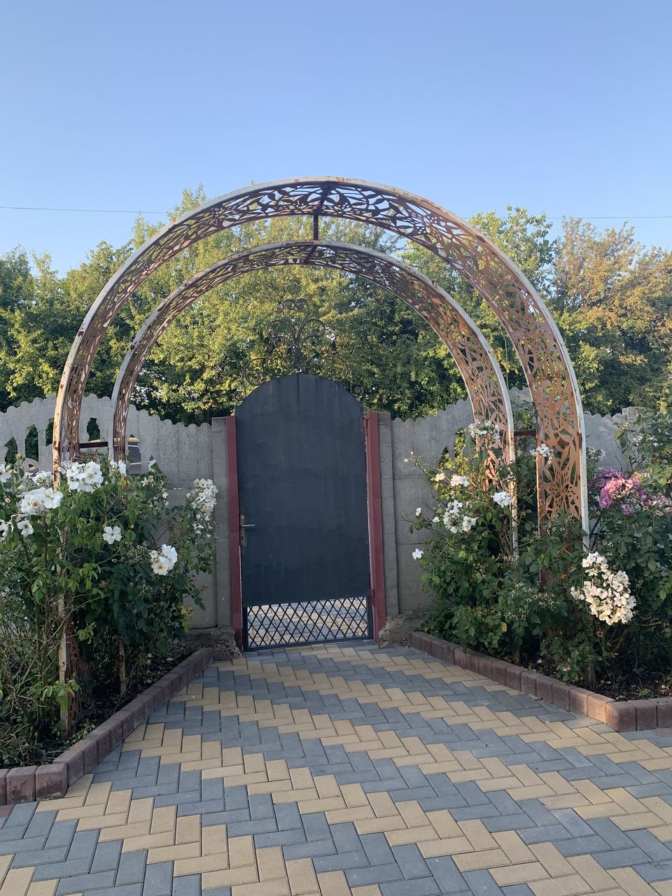 Двойная садовая арка