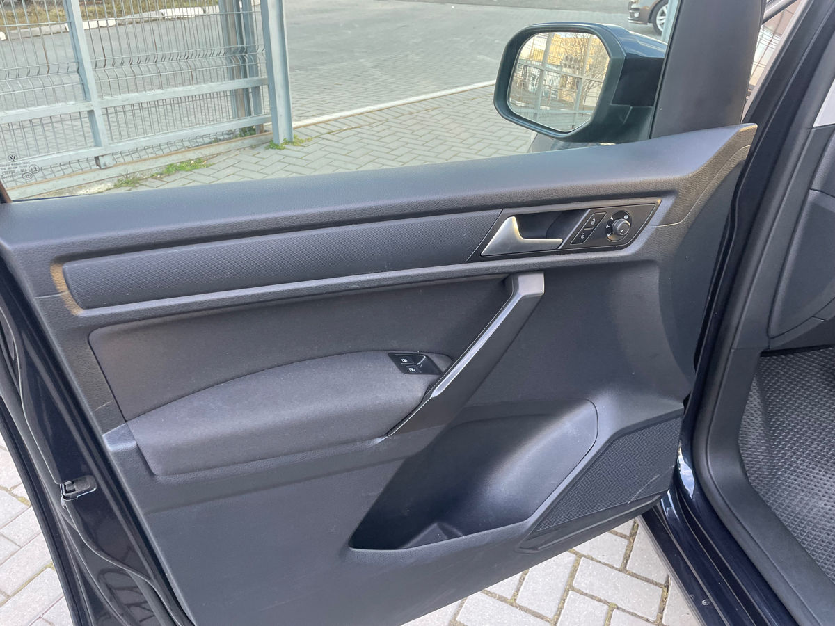 Volkswagen Caddy фото 9