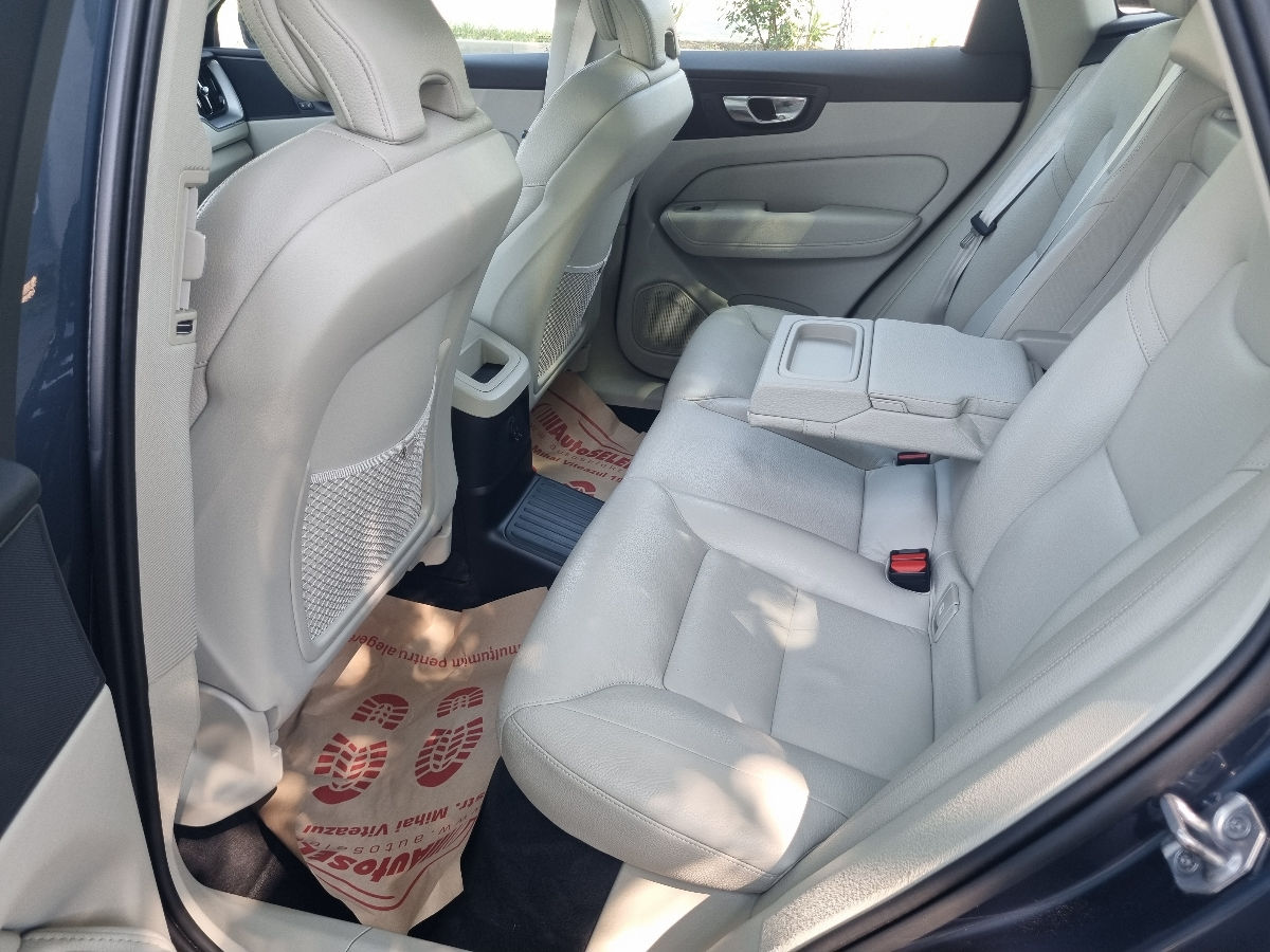 Volvo XC60 2021 photo 16