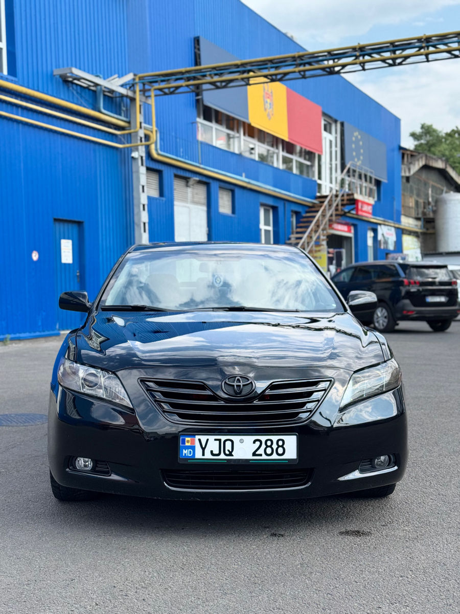 Toyota Camry фото 3