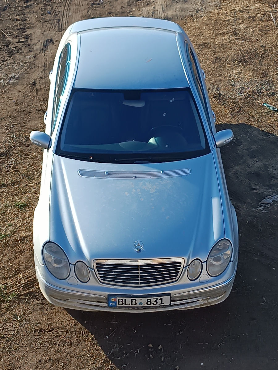 Mercedes E-Class foto 2