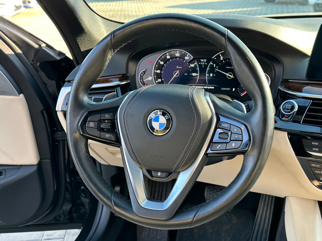 BMW 5 Series foto 10