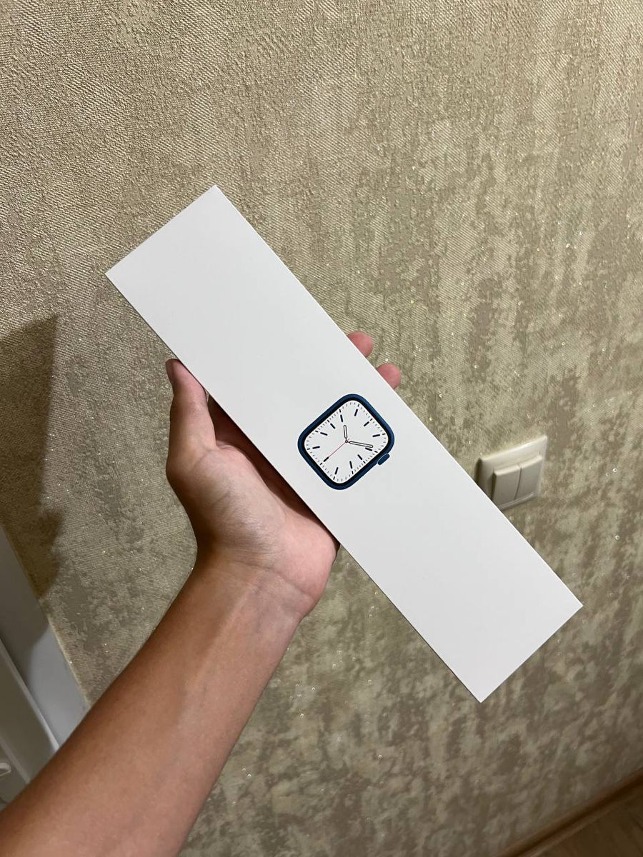 Продам Apple Watch 7 фото 0