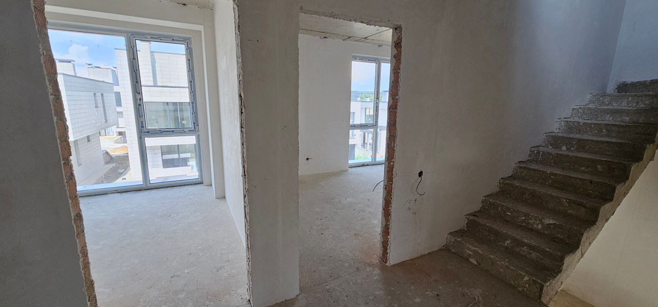 Duplex in complexul rezidential"poiana pinului " foto 3